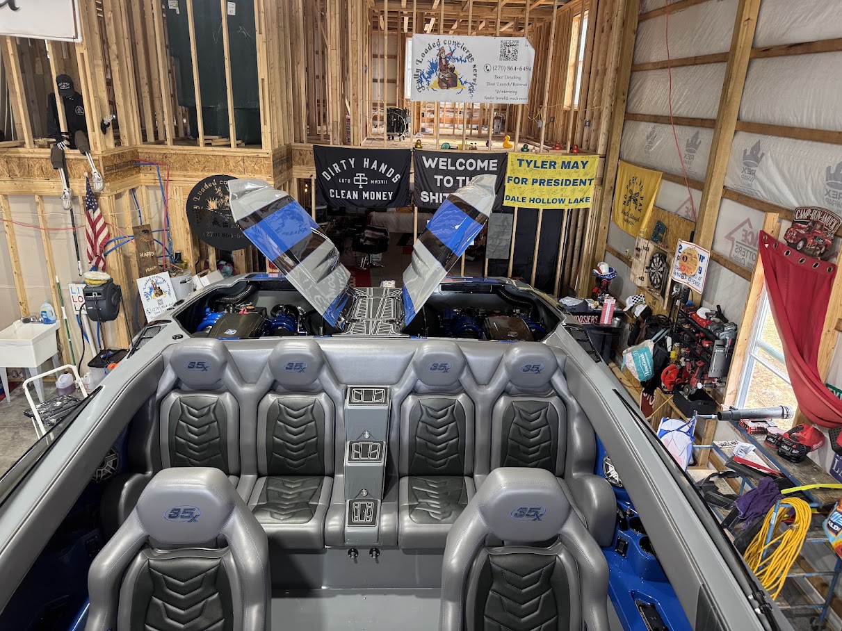 High-performance boat interior